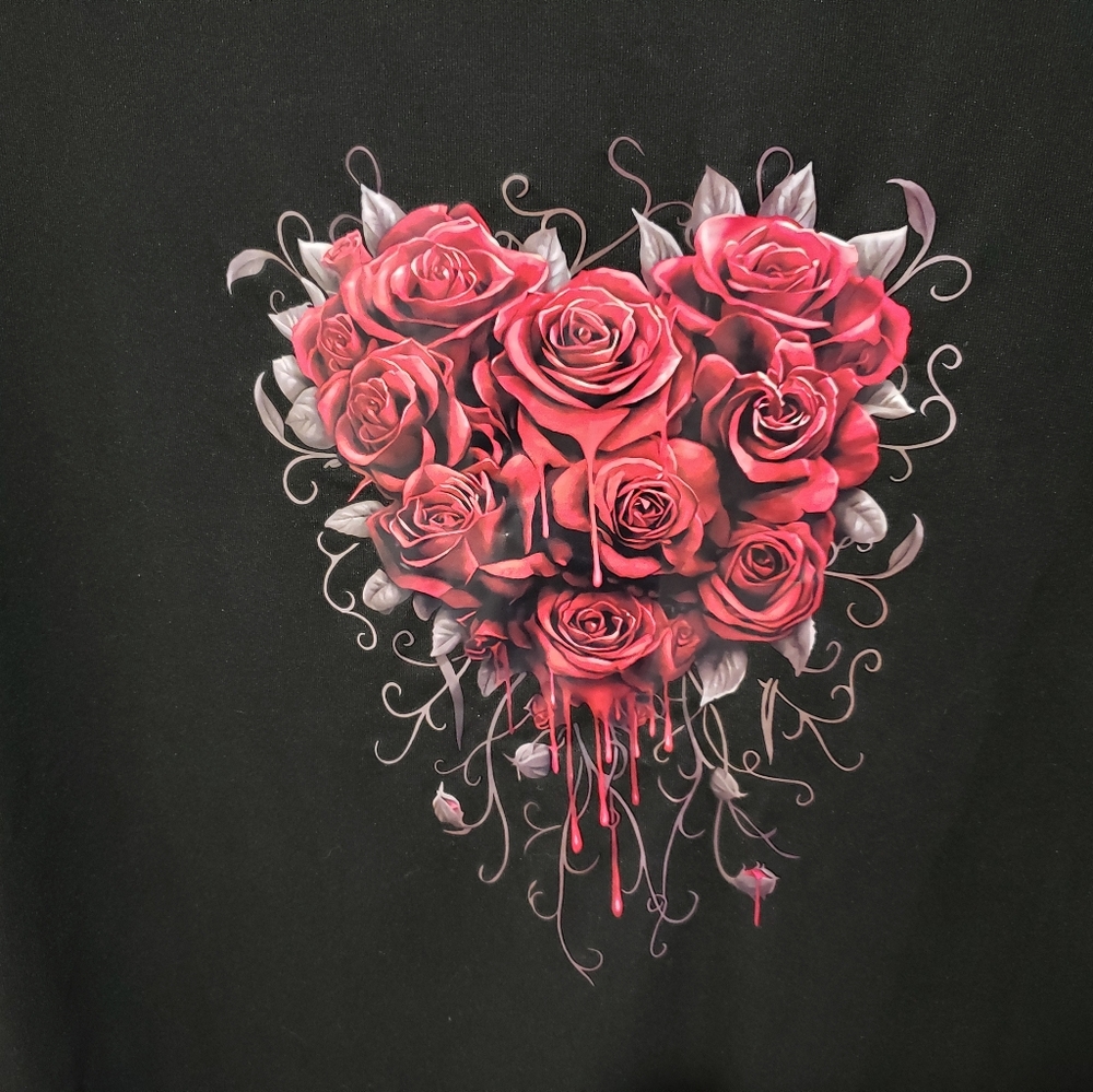 Soft Gothic rose graphic t-shirt - Picture 2 of 3